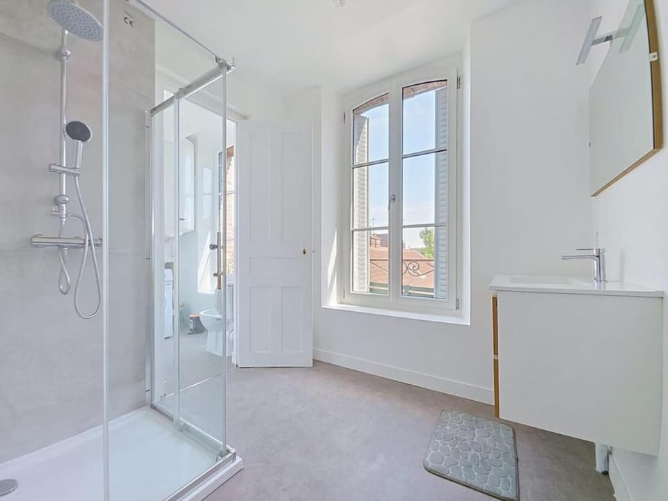 Shower, Bathroom