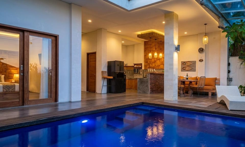 Kitchen or kitchenette, Swimming pool, oven, sunbed