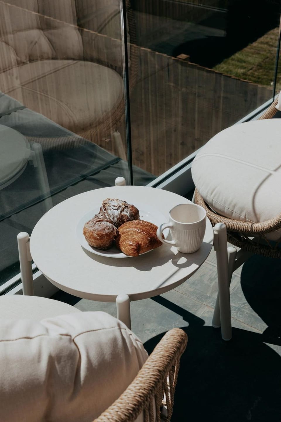Relax in a luxury new 4-bed beachfront house House in Bournemouth