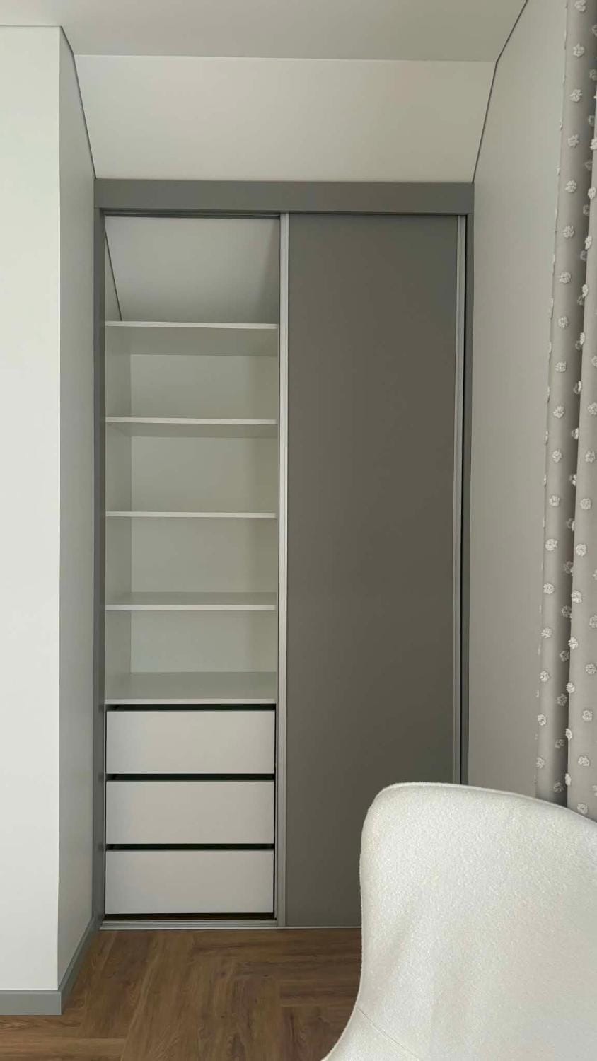 Bedroom, wardrobe