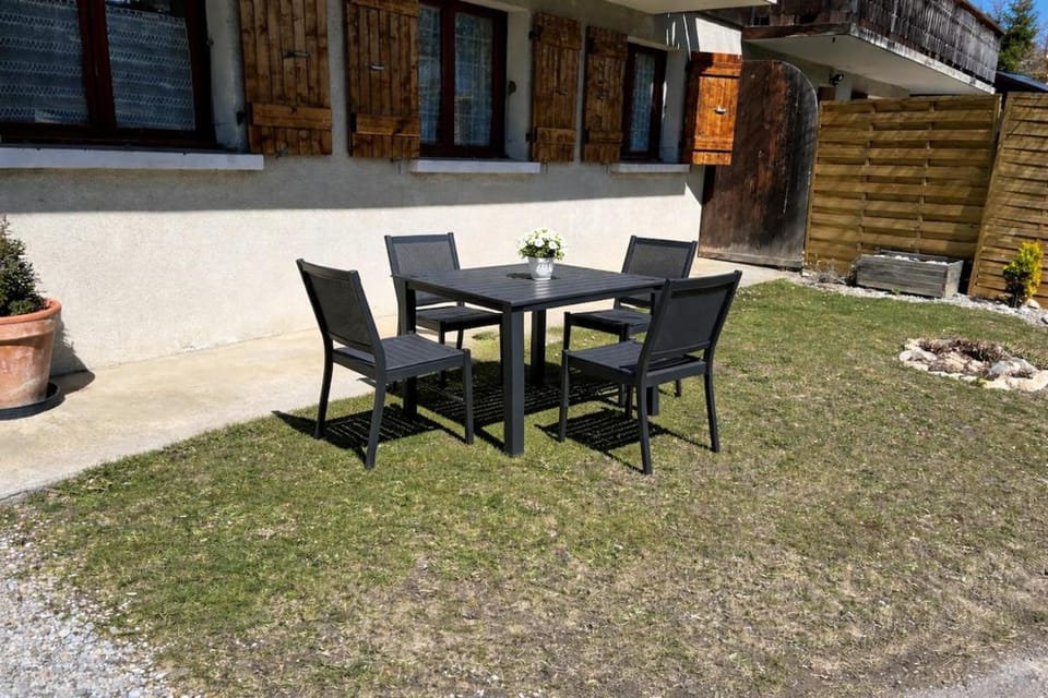 Charmant deux chambres en Rez de jardin à Megève Apartment in Combloux