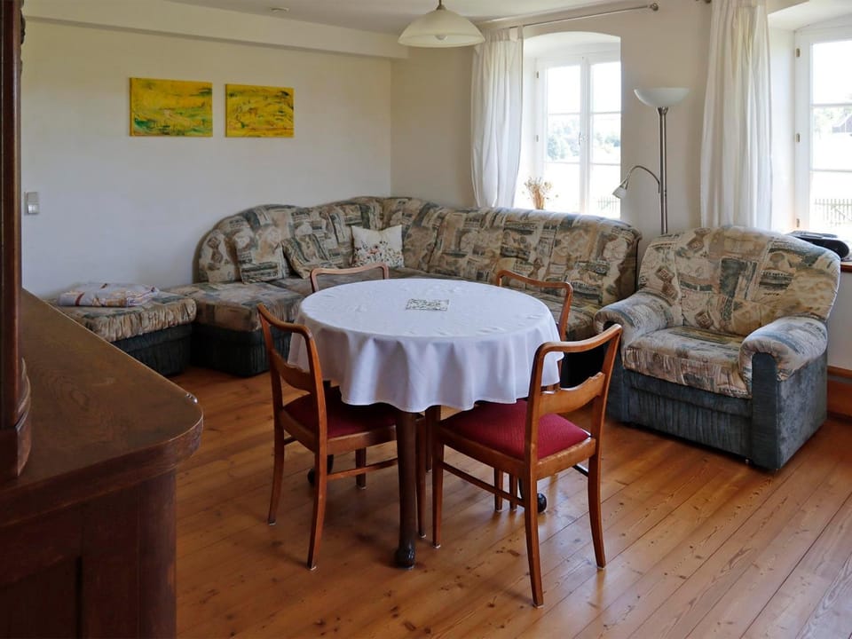 Living room, Seating area, Dining area