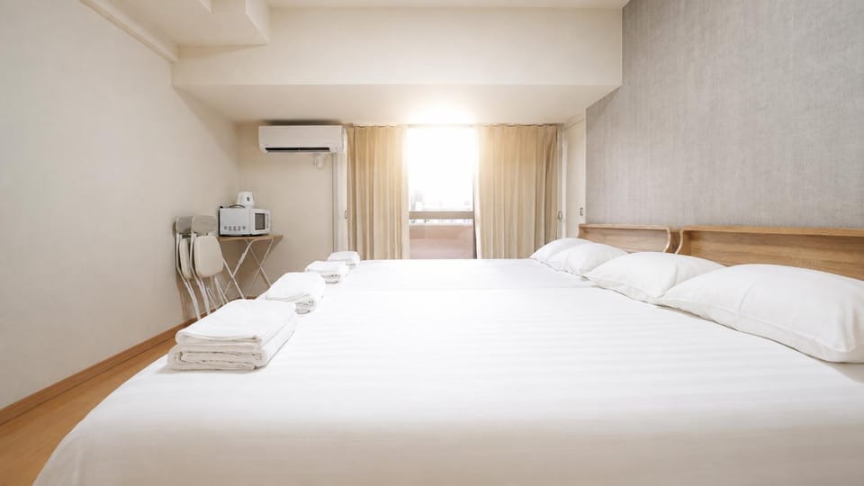 Bed, Photo of the whole room, Bedroom, air conditioner
