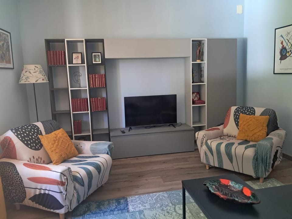 Communal lounge/ TV room, Living room, Evening entertainment
