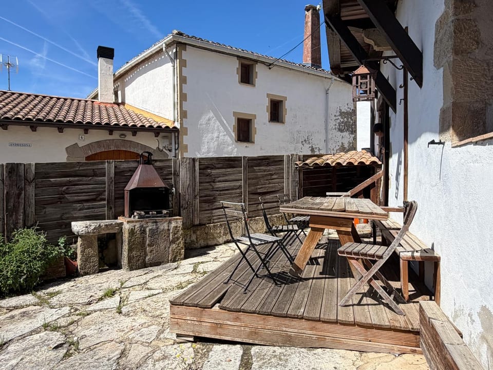 Patio, BBQ facilities
