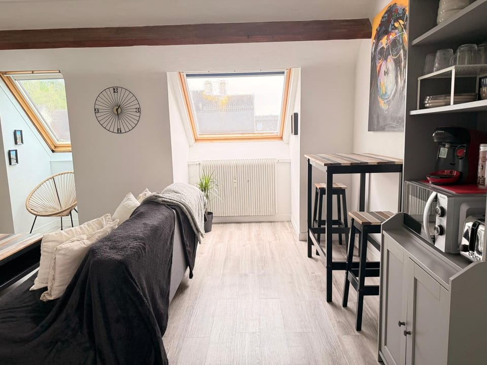 Kitchen or kitchenette, Living room, Dining area