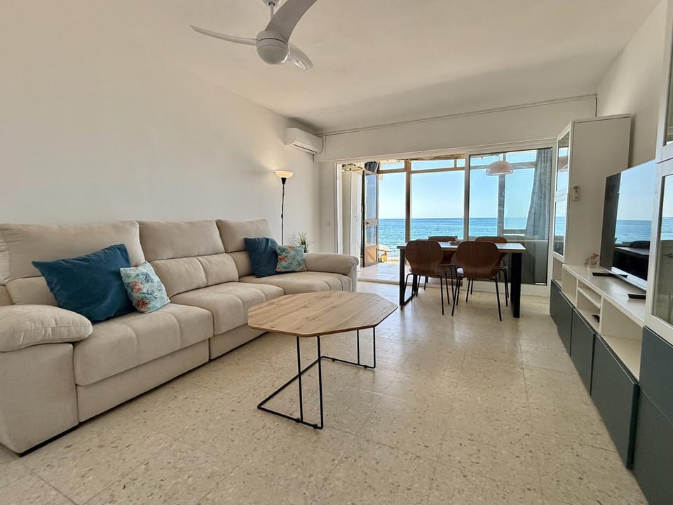 TV and multimedia, Living room, Dining area