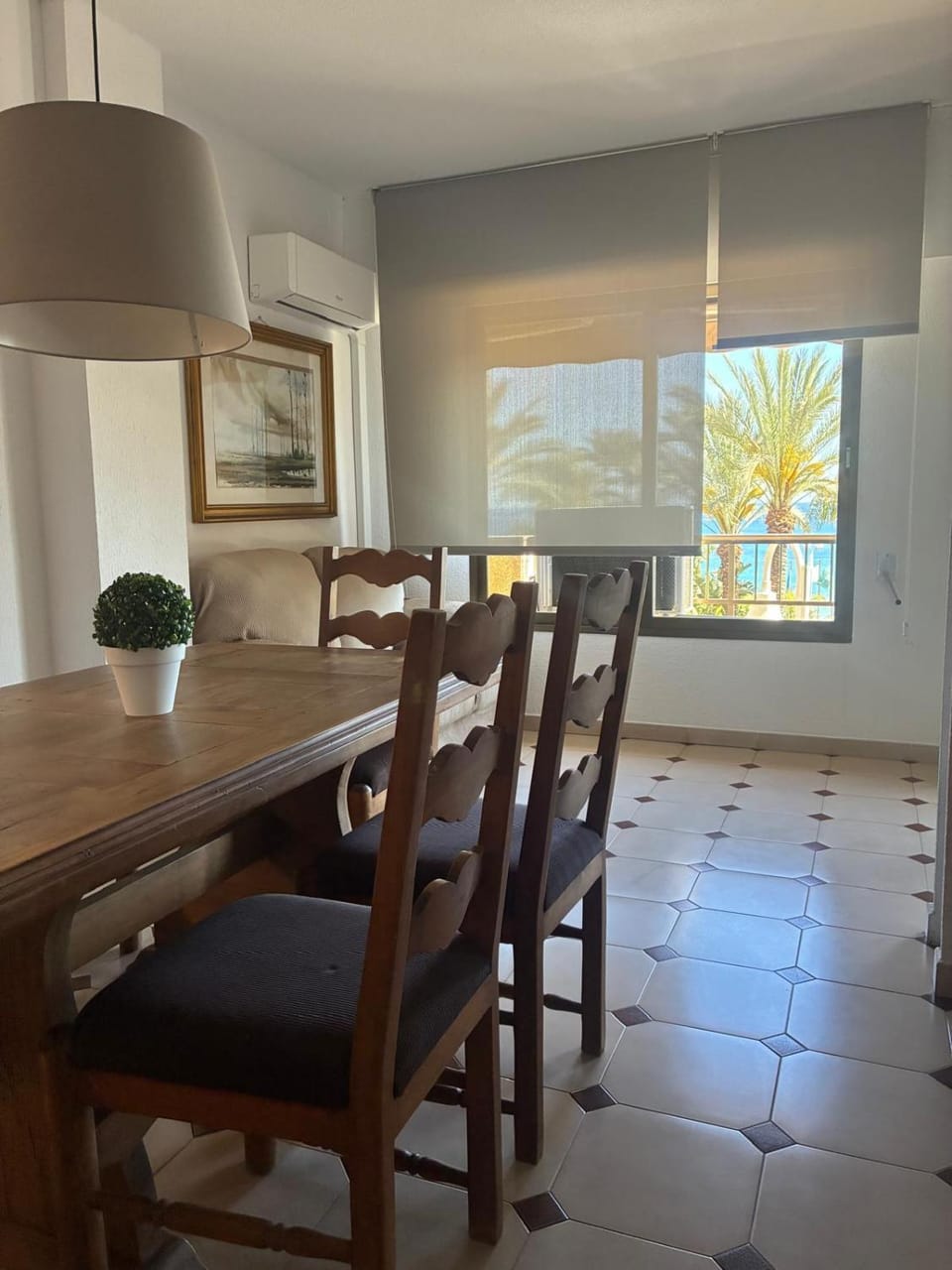 Seating area, Dining area