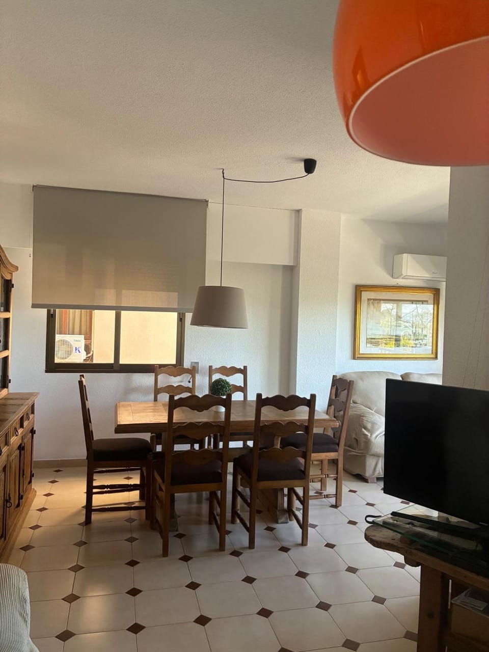TV and multimedia, Living room, Seating area, Dining area