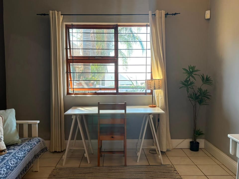 Living room, internet