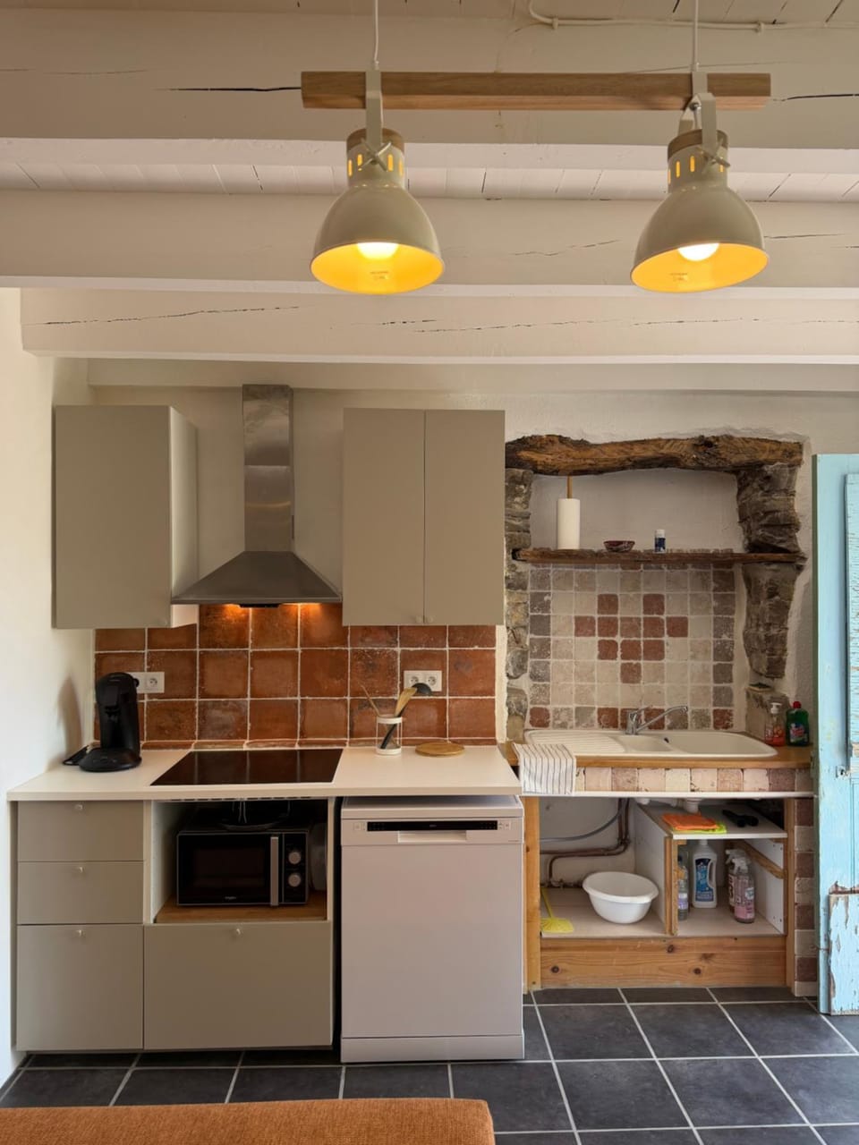 Kitchen or kitchenette