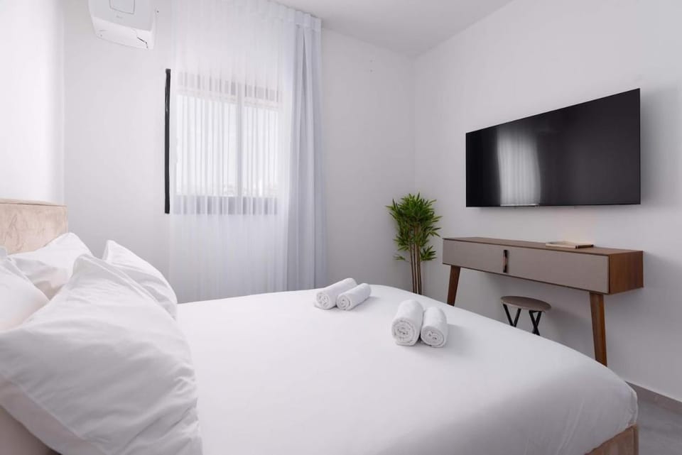 Apartment, bedroom and living room in a central location in Eilat - By Edom Apartment in Eilat