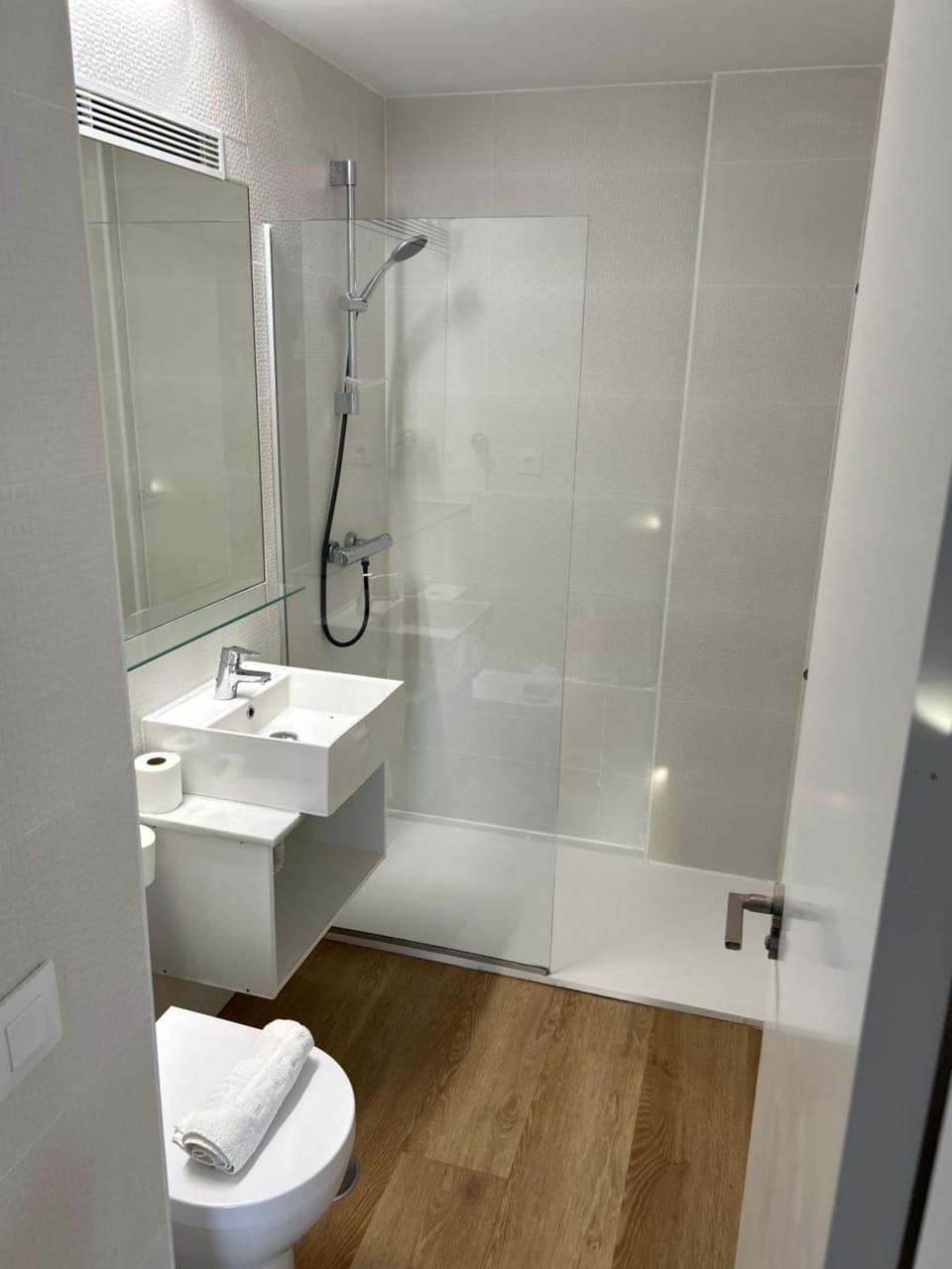 Shower, Toilet, Bathroom