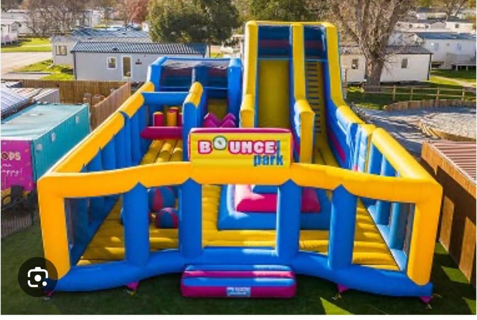 Family friendly caravan park Apartment in Clacton-on-Sea