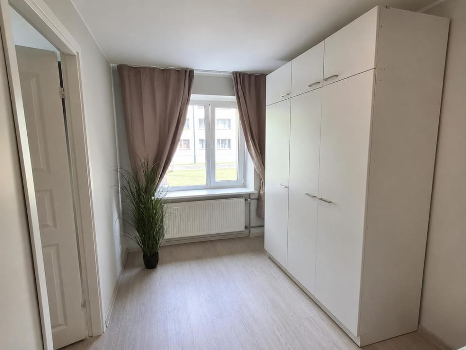 Bedroom, wardrobe