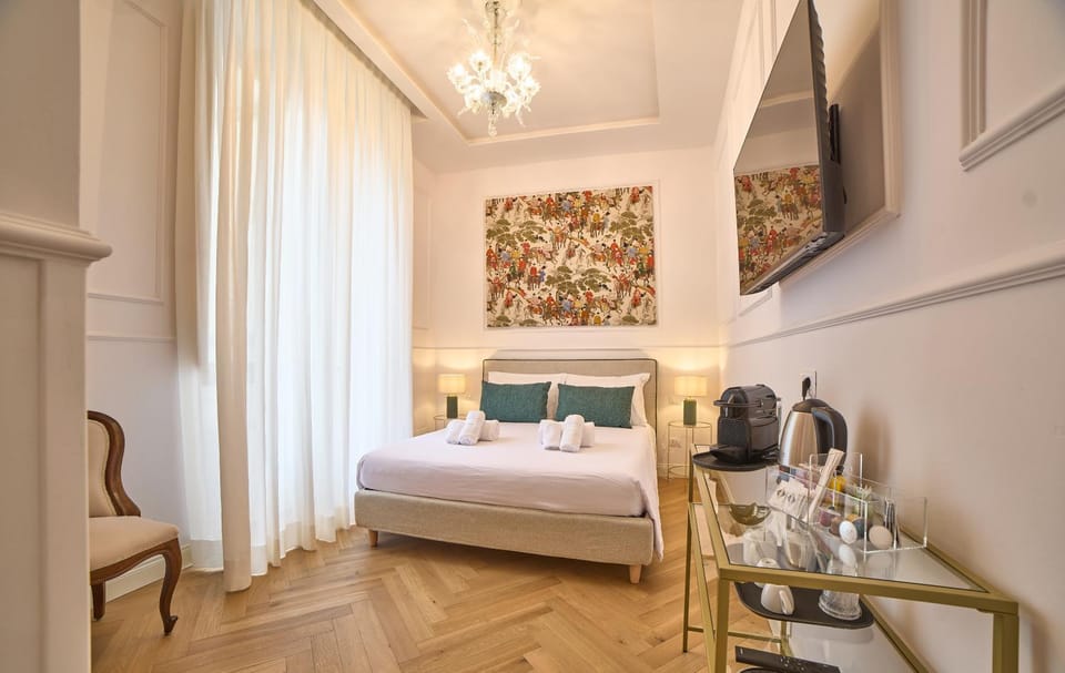 Shower, Bed, Bathroom, TV and multimedia, Photo of the whole room, Bedroom, Garden view, air conditioner