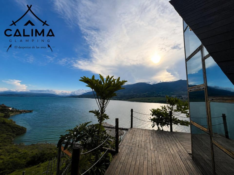 Nearby landmark, Day, Natural landscape, View (from property/room), City view, Lake view, Mountain view, River view, Quiet street view, Inner courtyard view