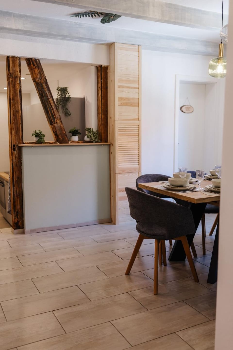 Kitchen or kitchenette, Seating area, Dining area