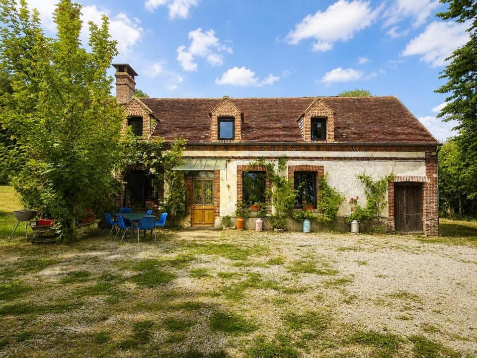 Property building, Garden, Garden view