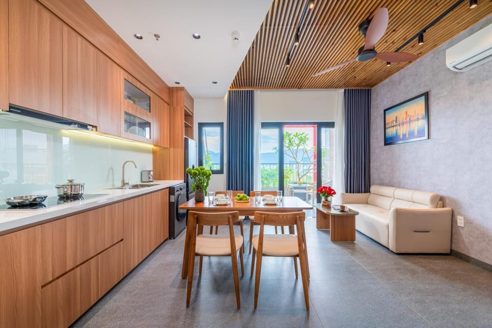 Balcony/Terrace, Balcony/Terrace, Decorative detail, Decorative detail, Seating area, Dining area, Street view, Quiet street view, air conditioner, air conditioner