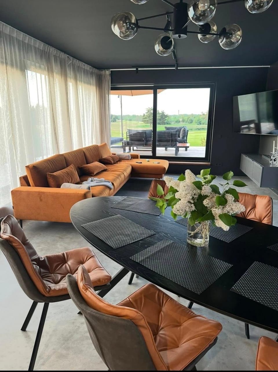 Living room, Dining area