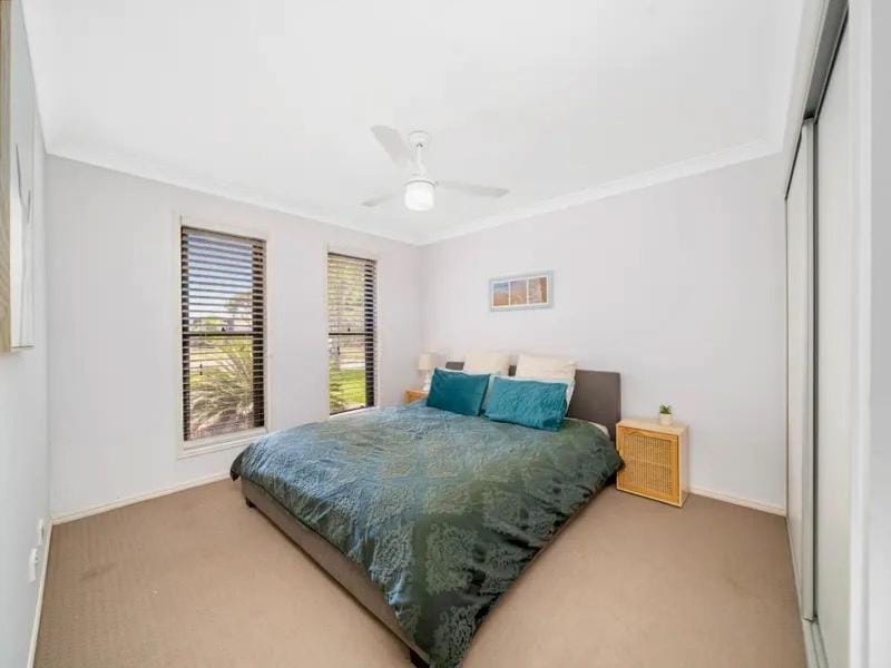 Family and Pet Friendly Home in Sandstone Point House in Sandstone Point