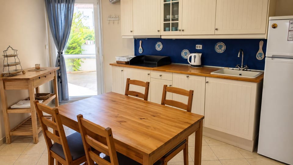 Olive Breeze Apartment 1 by Golden Host Apartment in Halkidiki