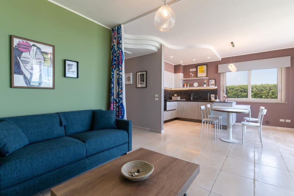 Living room, Dining area