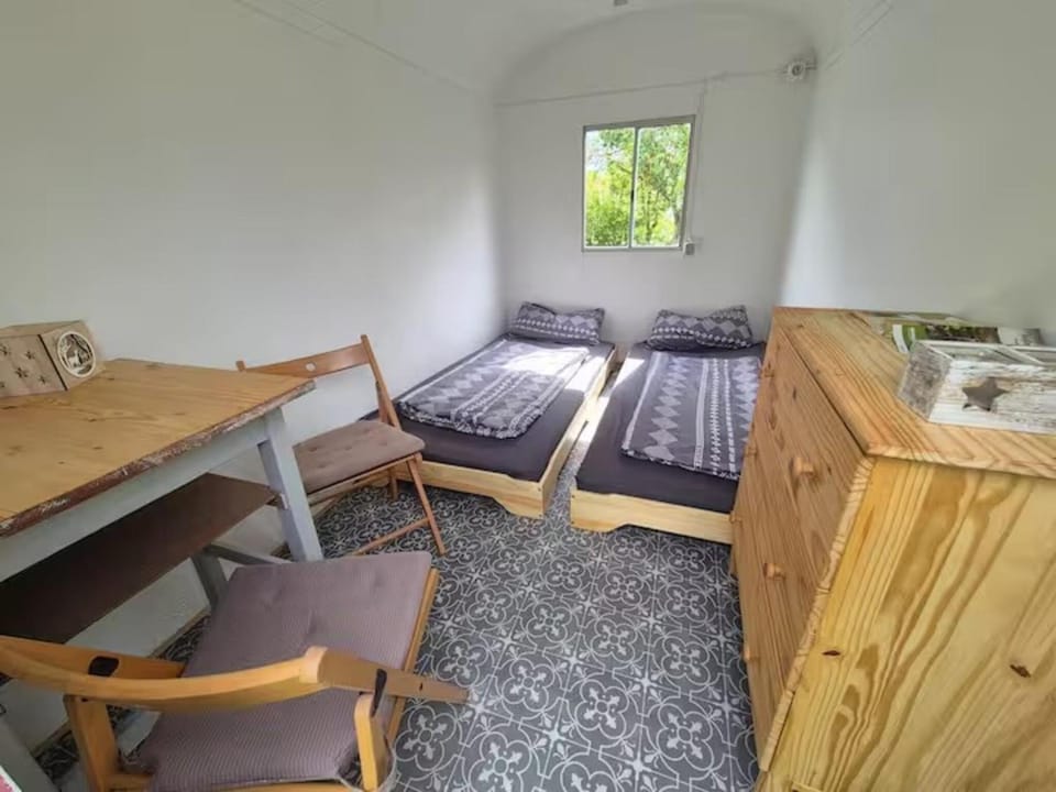 Bed, Photo of the whole room, Seating area, Bedroom