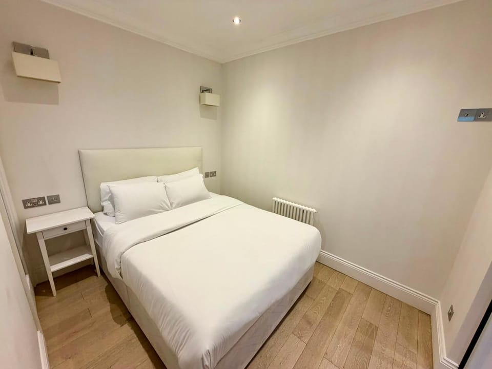 Beautiful one bedroom flat in the heart of West Kensington Apartment in City of Westminster