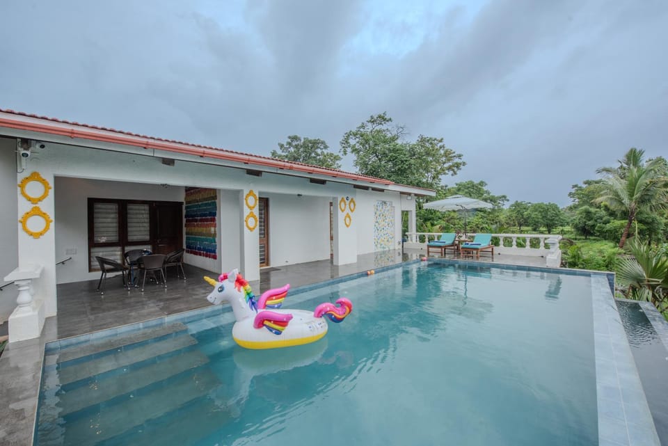 Pool view, Swimming pool