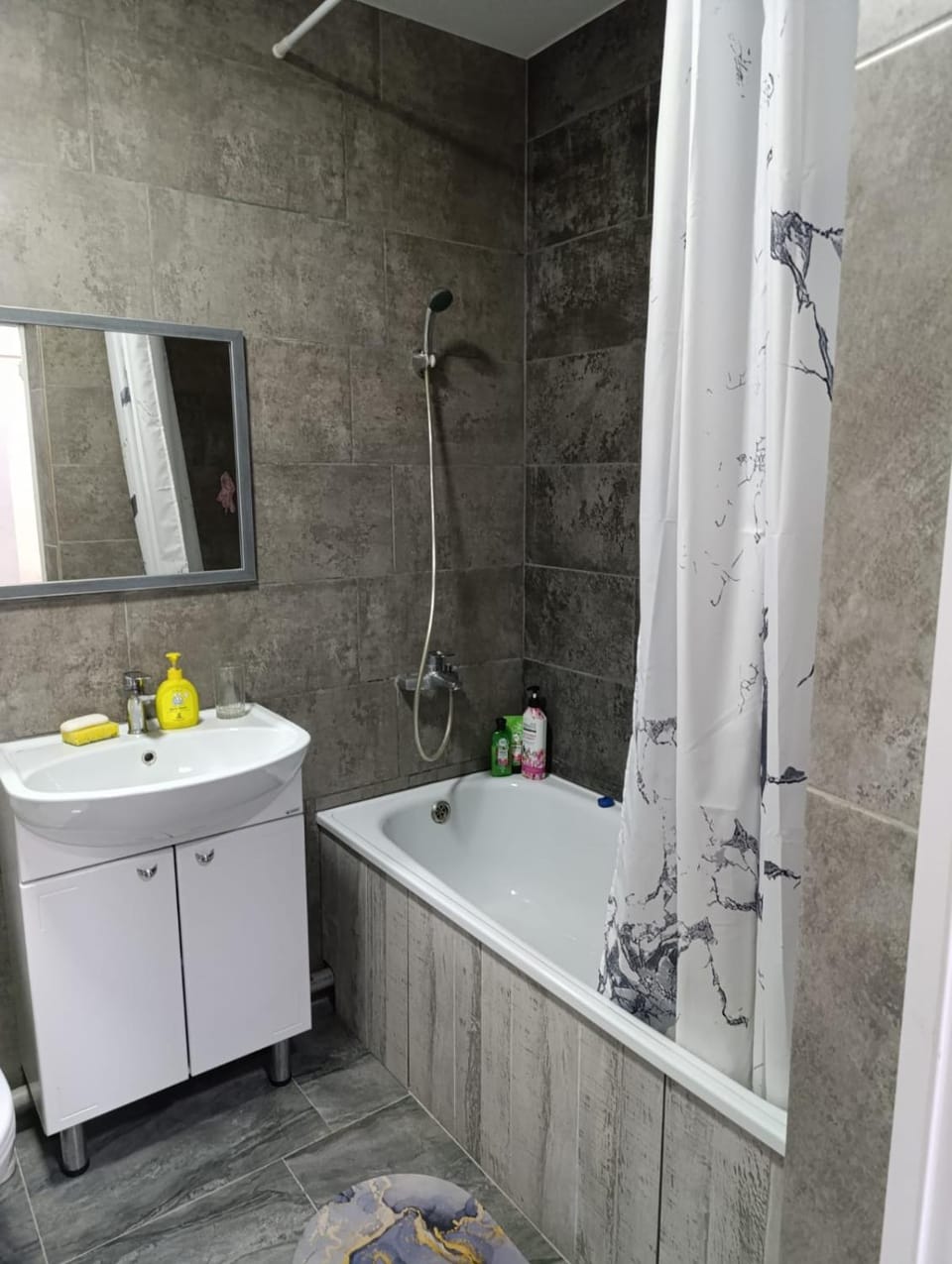Shower, Bath, towels