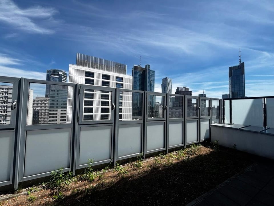 Property building, Day, View (from property/room), Balcony/Terrace, City view