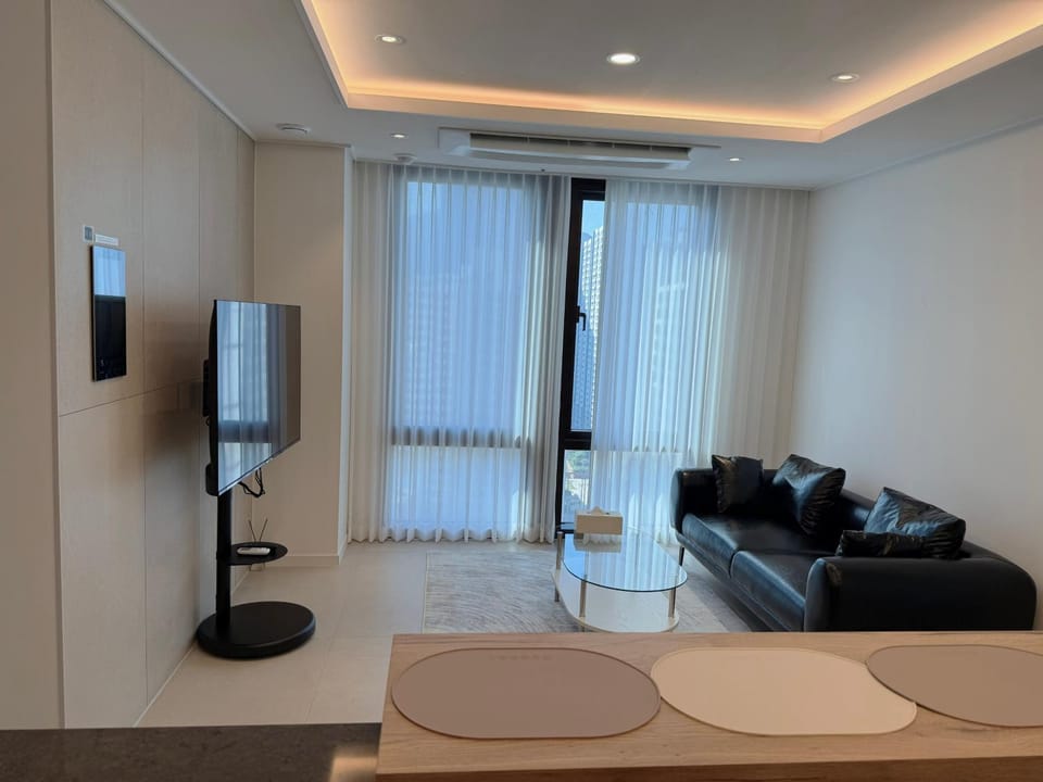 Stay Morden, Stay MooD Apartment in Busan