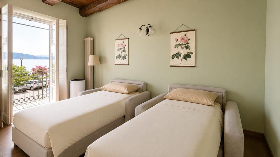 Natural landscape, Photo of the whole room, Bedroom