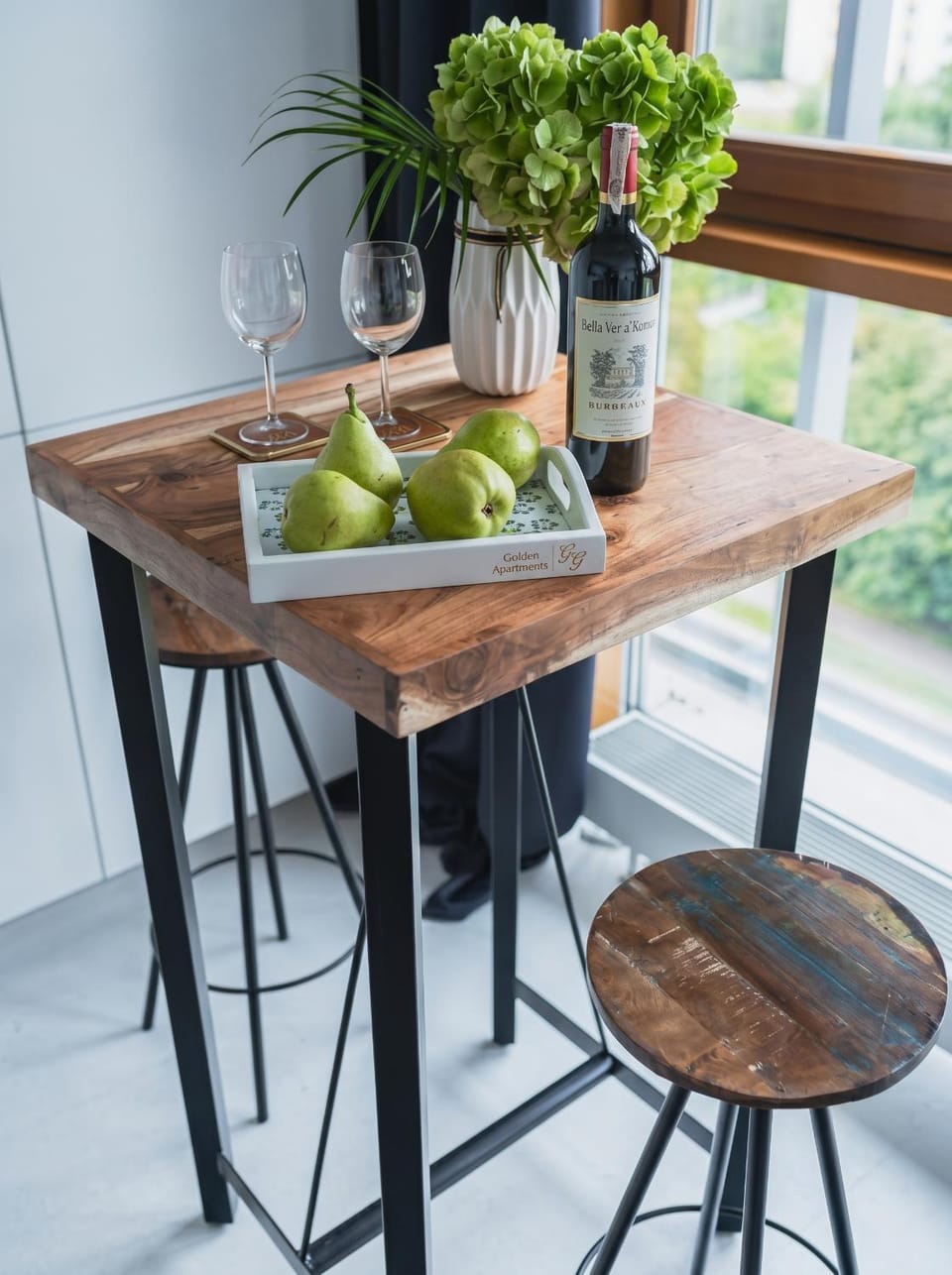 Food and drinks, Dining area, Food, Drinks