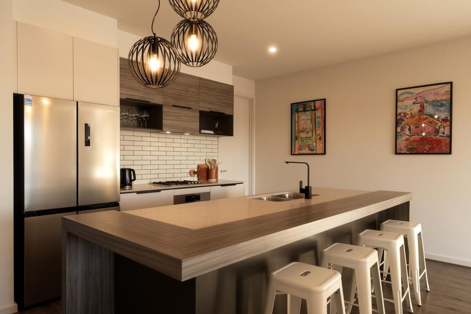Port Adelaide Waterfront House - Rooftop Retreat House in Port Adelaide