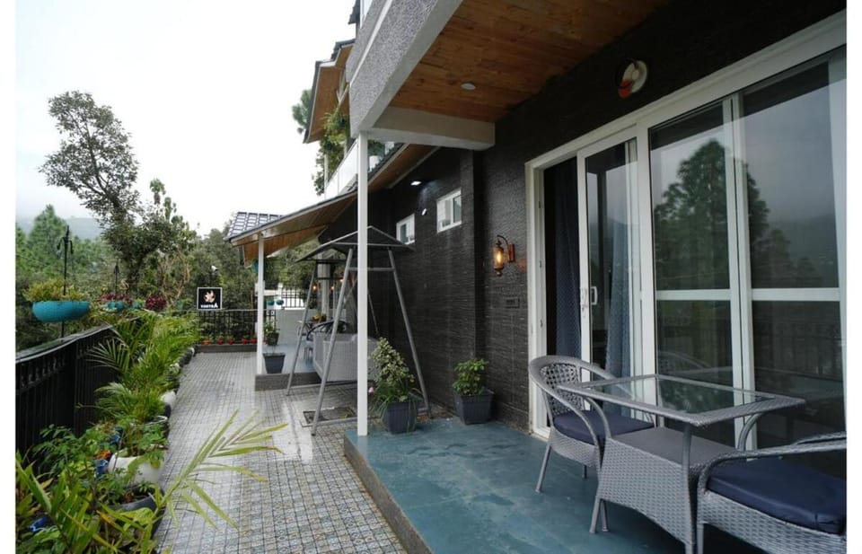 Vanyra -5BR Villa with Huge Terrace & Valley Views Villa in Uttarakhand