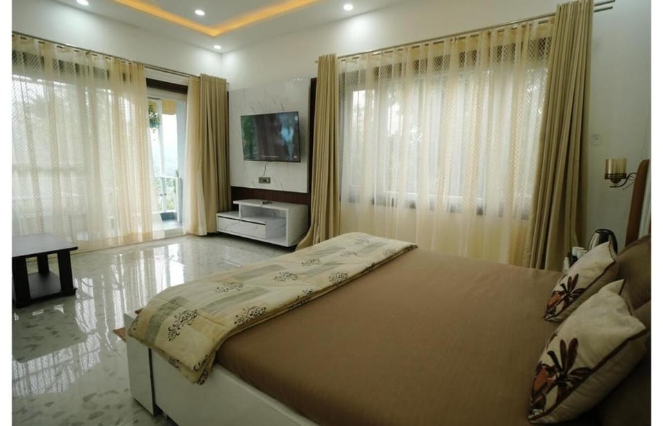 Vanyra -5BR Villa with Huge Terrace & Valley Views Villa in Uttarakhand
