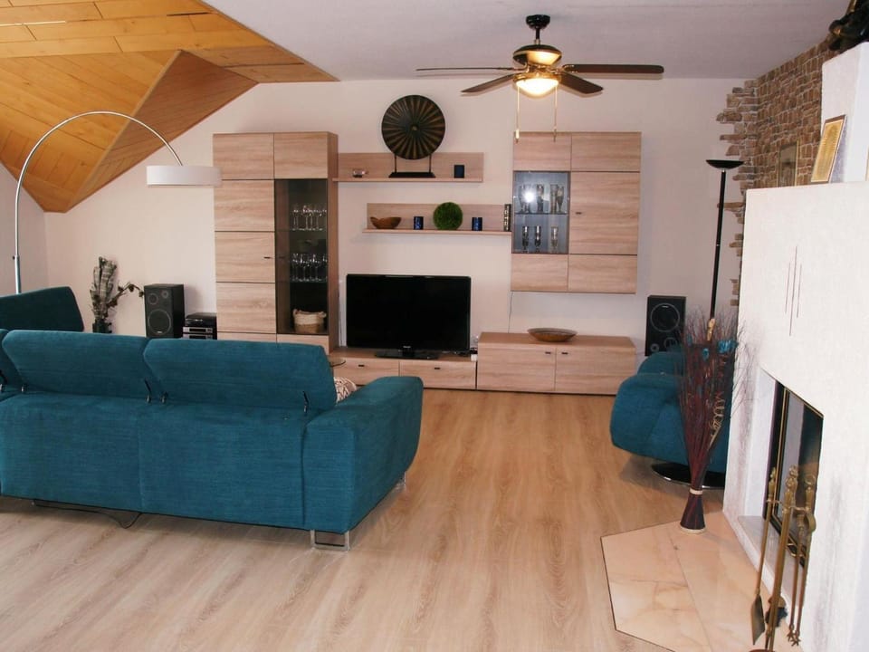 Living room, Seating area, Evening entertainment