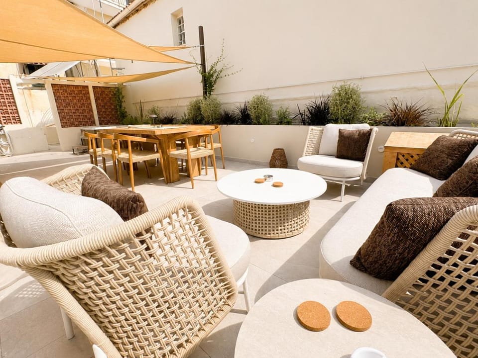 Patio, Day, Balcony/Terrace, Seating area