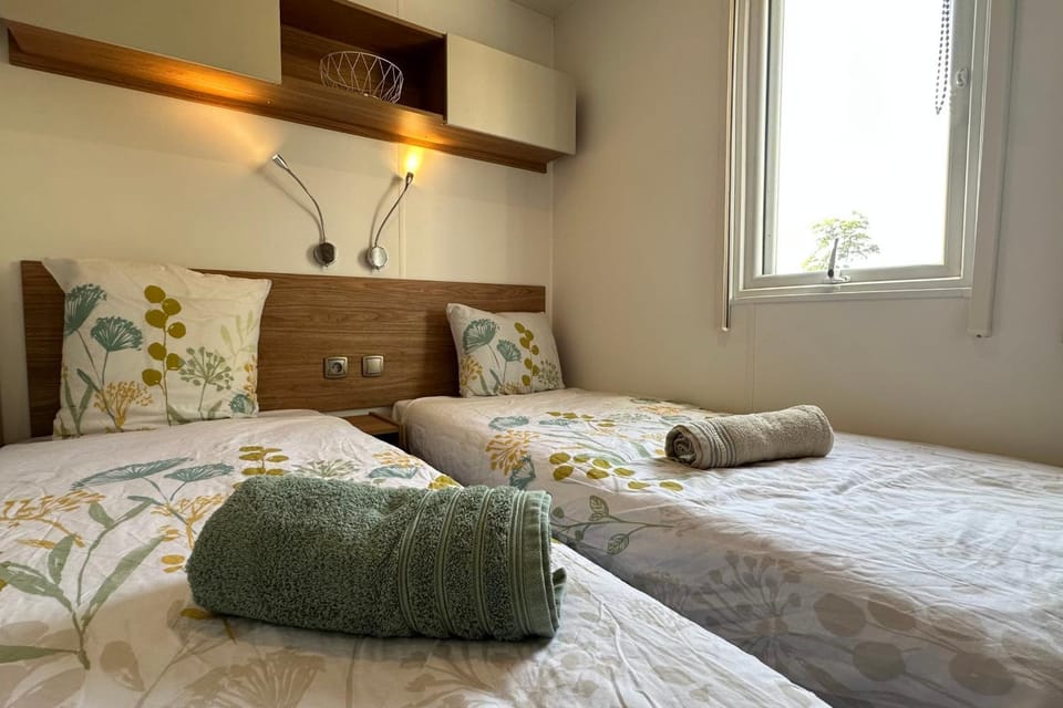 Chalet with swimming pool in Gujan-Mestras Chalet in Gujan-Mestras
