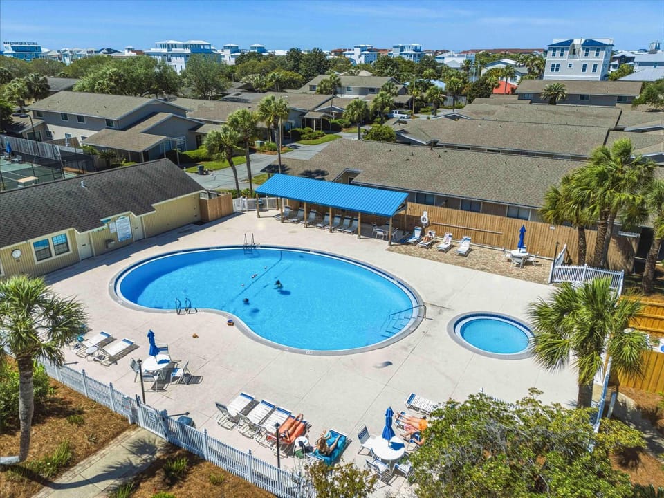 Lakefront condo with pool pickleball golf & private beach access House in Miramar Beach