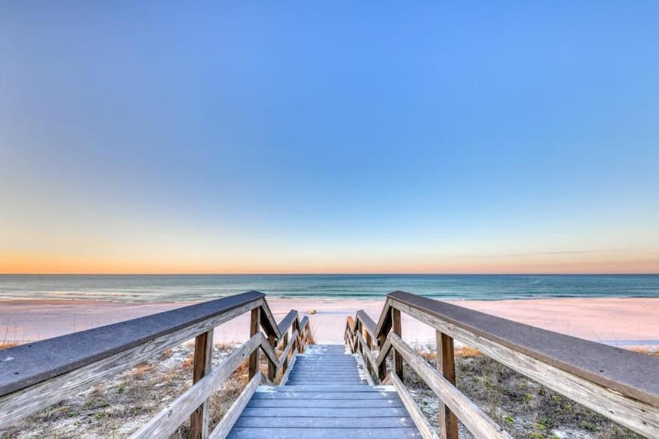 Majestic Sun A1101 Beachfront Condo with Views House in Miramar Beach