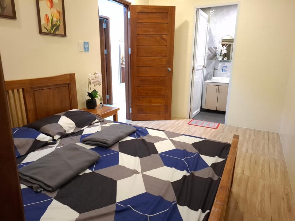 LFR Legacy Apartelle-Unit 1, 3 Bedroom Unit with Kitchen & Parking Bed and Breakfast in Baguio