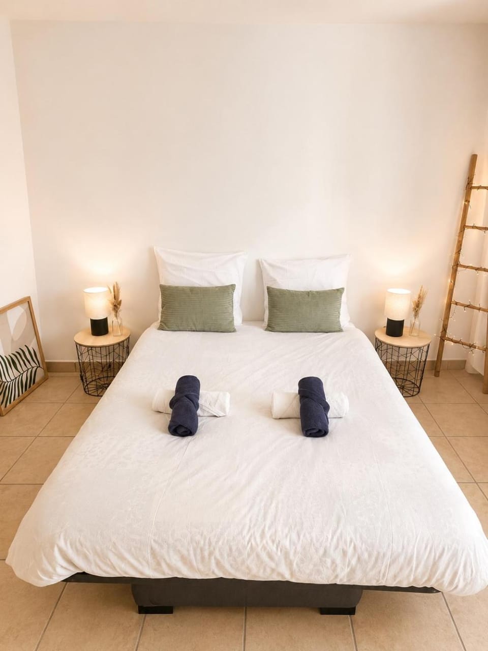 La Maison des Remparts, Comfort, AC & Balcony Apartment in Antibes