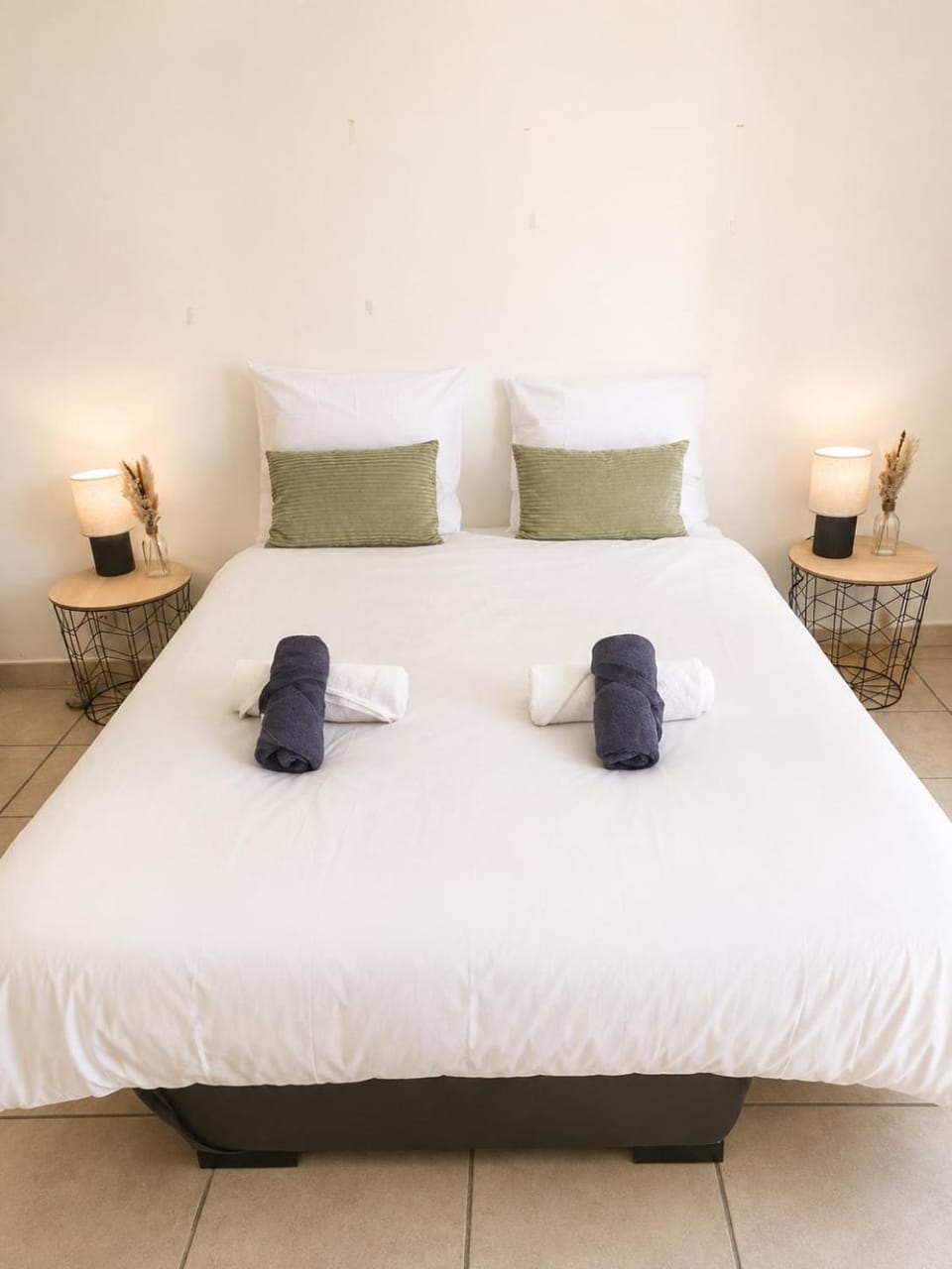 La Maison des Remparts, Comfort, AC & Balcony Apartment in Antibes