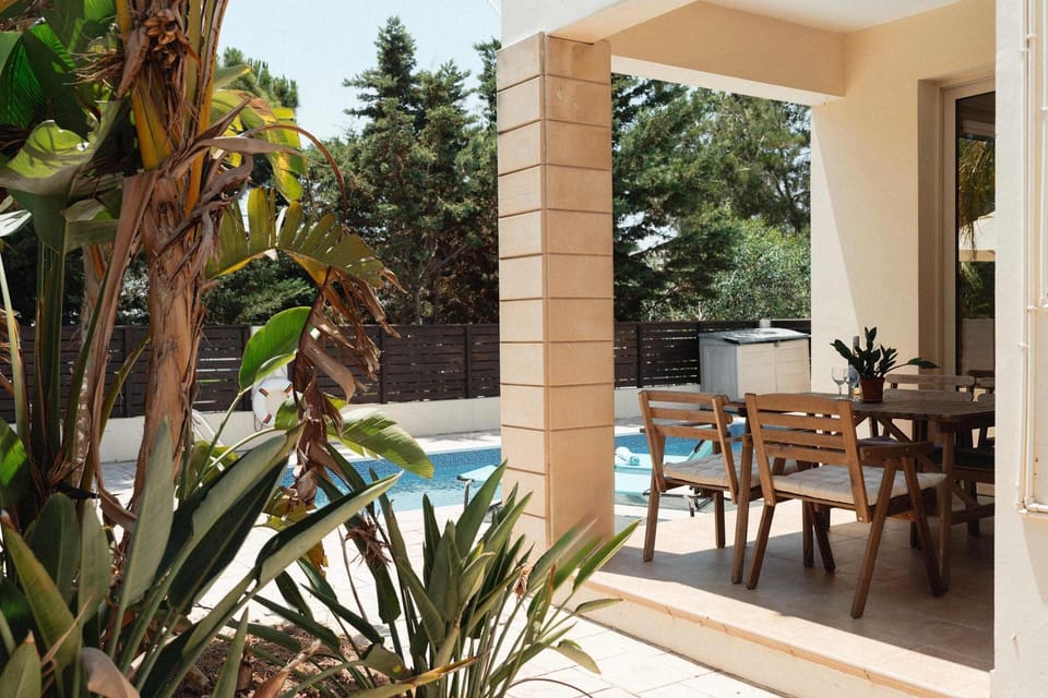 Patio, Dining area