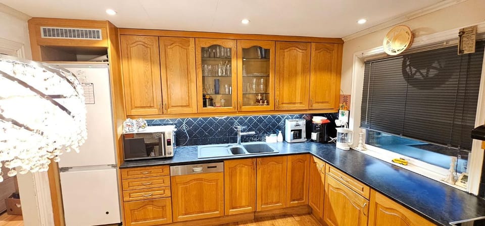 microwave, oven, kitchen