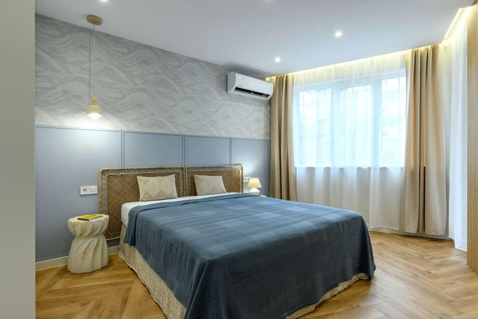 Bed, Bedroom, air conditioner